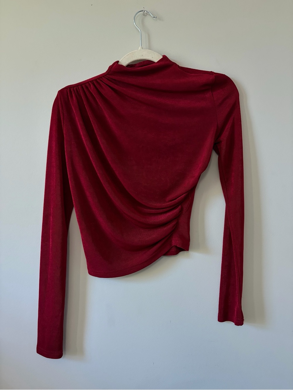 Source Unknown Burgundy Ruched Mock Neck Long Sleeve Top